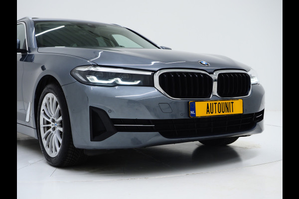 BMW 5 Serie Touring 530e | Panoramadak | Leder | Camera | Sfeerlicht | Keyless | Stoelverwarming | Cruise | Carplay
