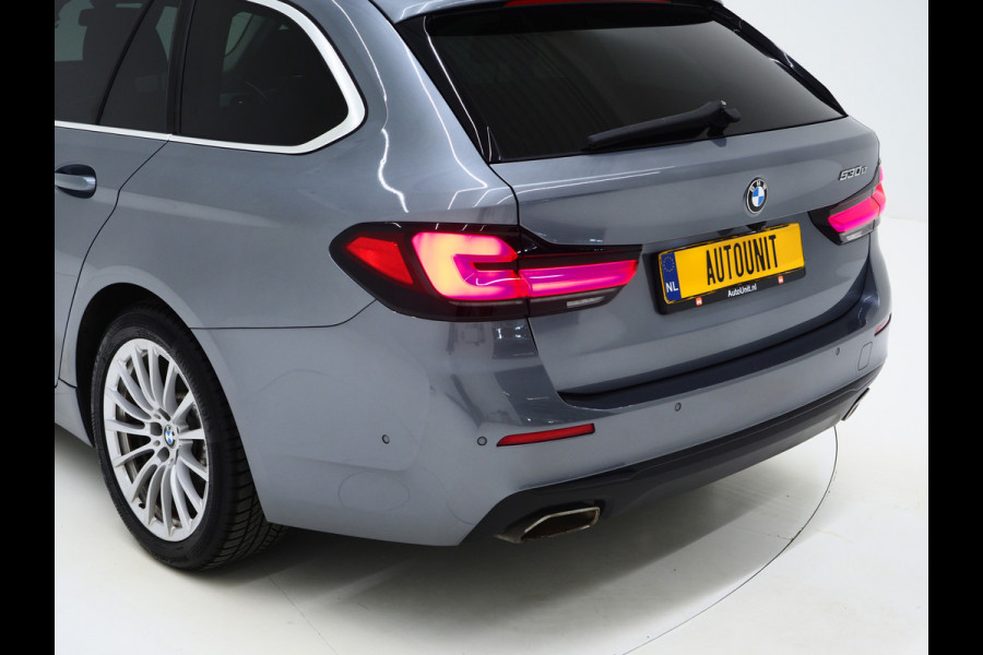 BMW 5 Serie Touring 530e | Panoramadak | Leder | Camera | Sfeerlicht | Keyless | Stoelverwarming | Cruise | Carplay