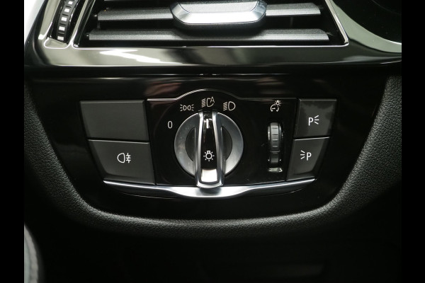 BMW 5 Serie Touring 530e | Panoramadak | Leder | Camera | Sfeerlicht | Keyless | Stoelverwarming | Cruise | Carplay