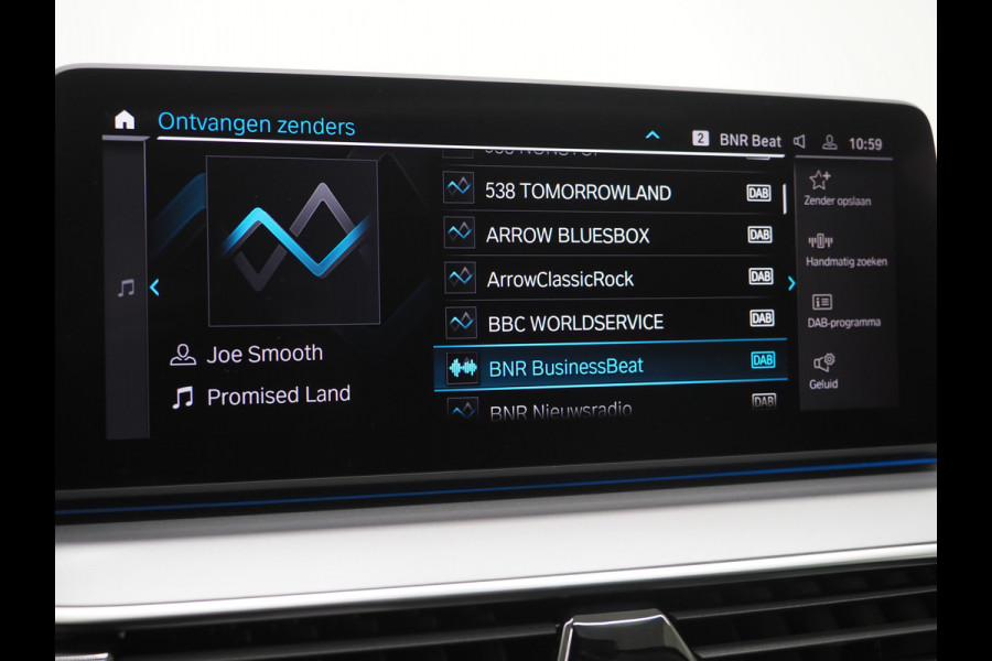 BMW 5 Serie Touring 530e | Panoramadak | Leder | Camera | Sfeerlicht | Keyless | Stoelverwarming | Cruise | Carplay