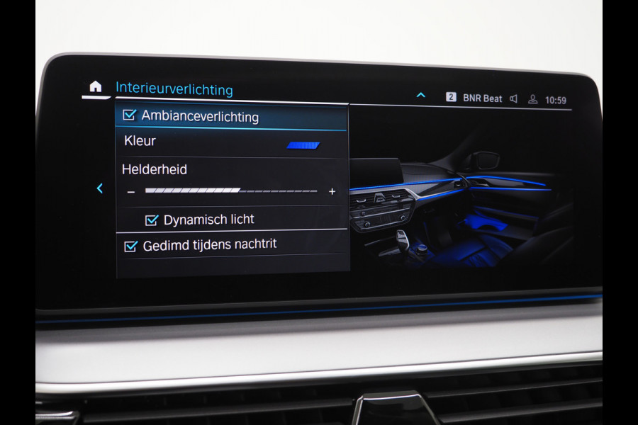 BMW 5 Serie Touring 530e | Panoramadak | Leder | Camera | Sfeerlicht | Keyless | Stoelverwarming | Cruise | Carplay