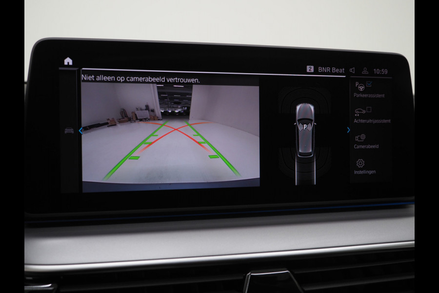 BMW 5 Serie Touring 530e | Panoramadak | Leder | Camera | Sfeerlicht | Keyless | Stoelverwarming | Cruise | Carplay