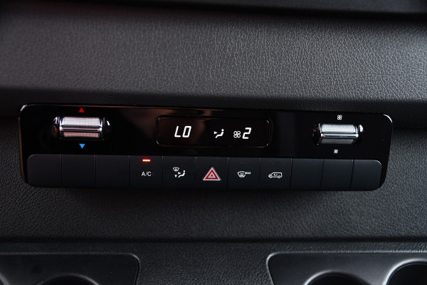 Mercedes-Benz Sprinter 315 1.9 CDI L2H2 RWD PB Edition Camera, Carplay, LED, 3500kg Trekhaak, Mbux, 150pk, Automaat, Clima, Stoelverwarming, Uniek!