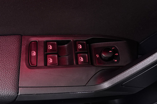 Seat Ibiza 1.0 TSI FR Business Intense (PANORAMADAK, DIGITALE COCKPIT, LED, NAVI, CAMERA, CARPLAY)