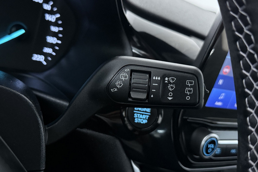 Ford Fiesta 1.0 EcoBoost Titanium (NAVIGATIE, CLIMA, PARKEERSENSOREN, 1e EIGENAAR, GOED ONDERHOUDEN)