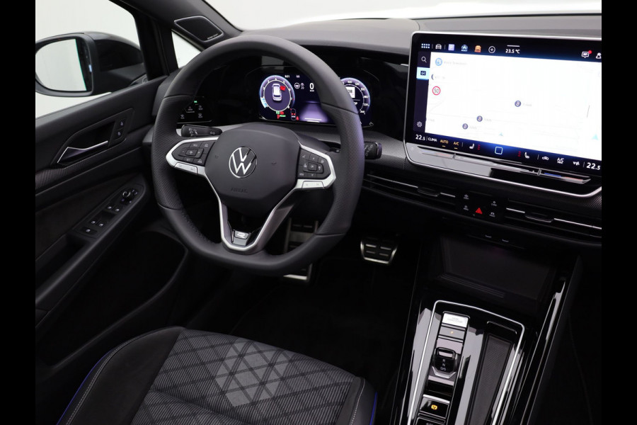 Volkswagen Golf 1.5 eTSI R-Line Edition | Pano | Keyless | Trekhaak wegkl. | IQ Light | Head Up | Harman/Kardon | Prijs Rijklaar!!