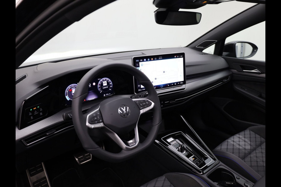 Volkswagen Golf 1.5 eTSI R-Line Edition | Pano | Keyless | Trekhaak wegkl. | IQ Light | Head Up | Harman/Kardon | Prijs Rijklaar!!
