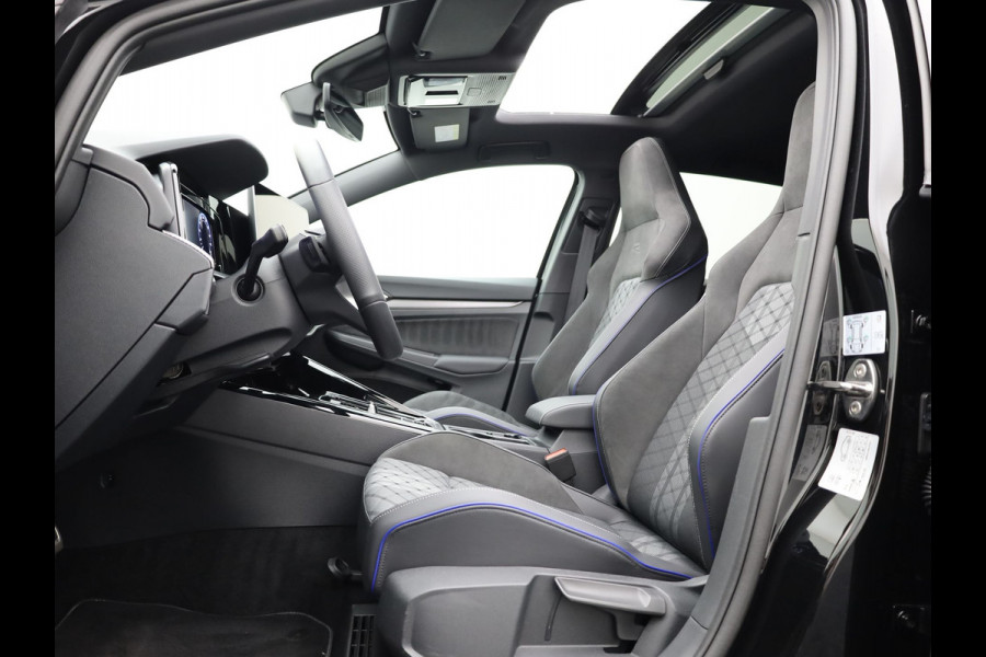 Volkswagen Golf 1.5 eTSI R-Line Edition | Pano | Keyless | Trekhaak wegkl. | IQ Light | Head Up | Harman/Kardon | Prijs Rijklaar!!