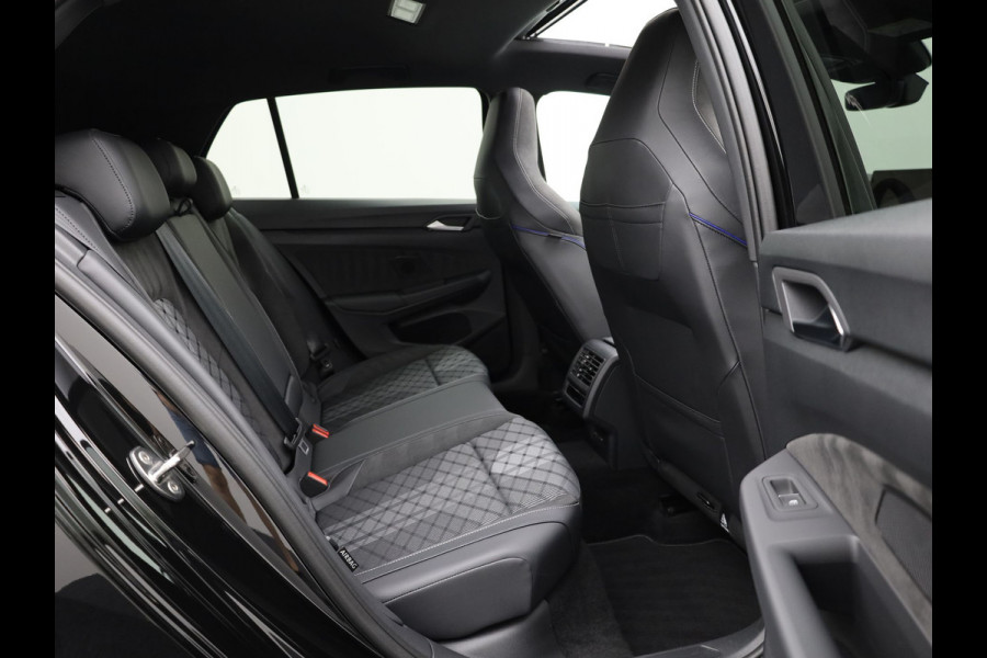 Volkswagen Golf 1.5 eTSI R-Line Edition | Pano | Keyless | Trekhaak wegkl. | IQ Light | Head Up | Harman/Kardon | Prijs Rijklaar!!