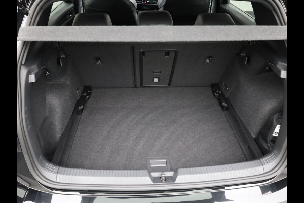 Volkswagen Golf 1.5 eTSI R-Line Edition | Pano | Keyless | Trekhaak wegkl. | IQ Light | Head Up | Harman/Kardon | Prijs Rijklaar!!