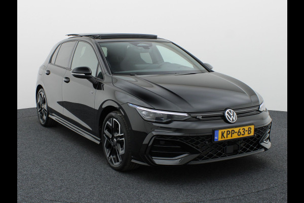 Volkswagen Golf 1.5 eTSI R-Line Edition | Pano | Keyless | Trekhaak wegkl. | IQ Light | Head Up | Harman/Kardon | Prijs Rijklaar!!