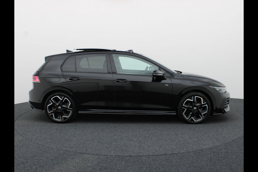 Volkswagen Golf 1.5 eTSI R-Line Edition | Pano | Keyless | Trekhaak wegkl. | IQ Light | Head Up | Harman/Kardon | Prijs Rijklaar!!