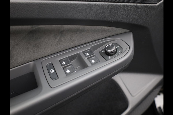 Volkswagen Golf 1.5 eTSI R-Line Edition | Pano | Keyless | Trekhaak wegkl. | IQ Light | Head Up | Harman/Kardon | Prijs Rijklaar!!