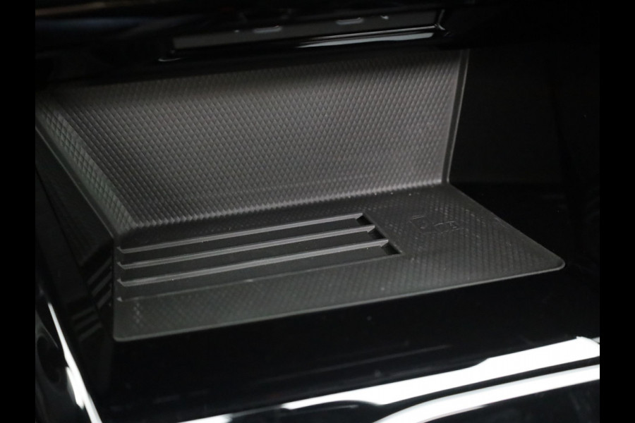 Volkswagen Golf 1.5 eTSI R-Line Edition | Pano | Keyless | Trekhaak wegkl. | IQ Light | Head Up | Harman/Kardon | Prijs Rijklaar!!