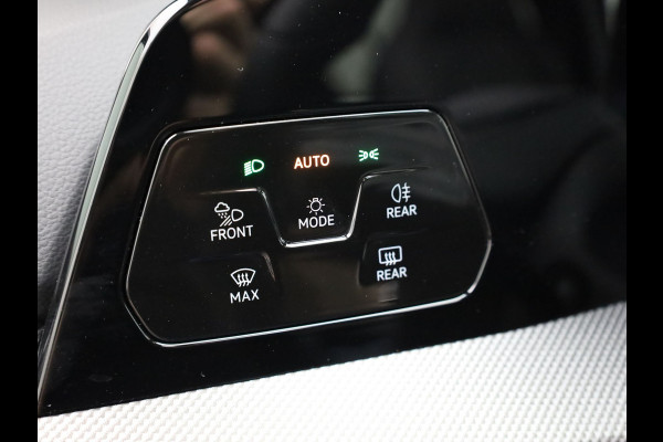 Volkswagen Golf 1.5 eTSI R-Line Edition | Pano | Keyless | Trekhaak wegkl. | IQ Light | Head Up | Harman/Kardon | Prijs Rijklaar!!