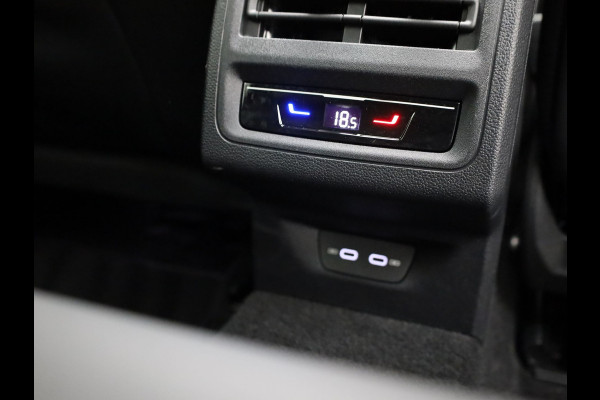 Volkswagen Golf 1.5 eTSI R-Line Edition | Pano | Keyless | Trekhaak wegkl. | IQ Light | Head Up | Harman/Kardon | Prijs Rijklaar!!