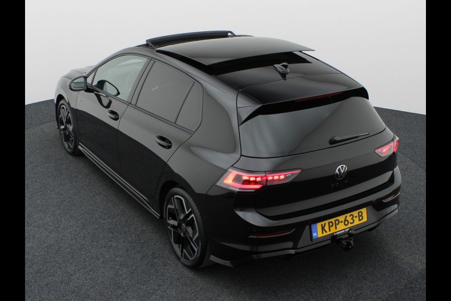 Volkswagen Golf 1.5 eTSI R-Line Edition | Pano | Keyless | Trekhaak wegkl. | IQ Light | Head Up | Harman/Kardon | Prijs Rijklaar!!