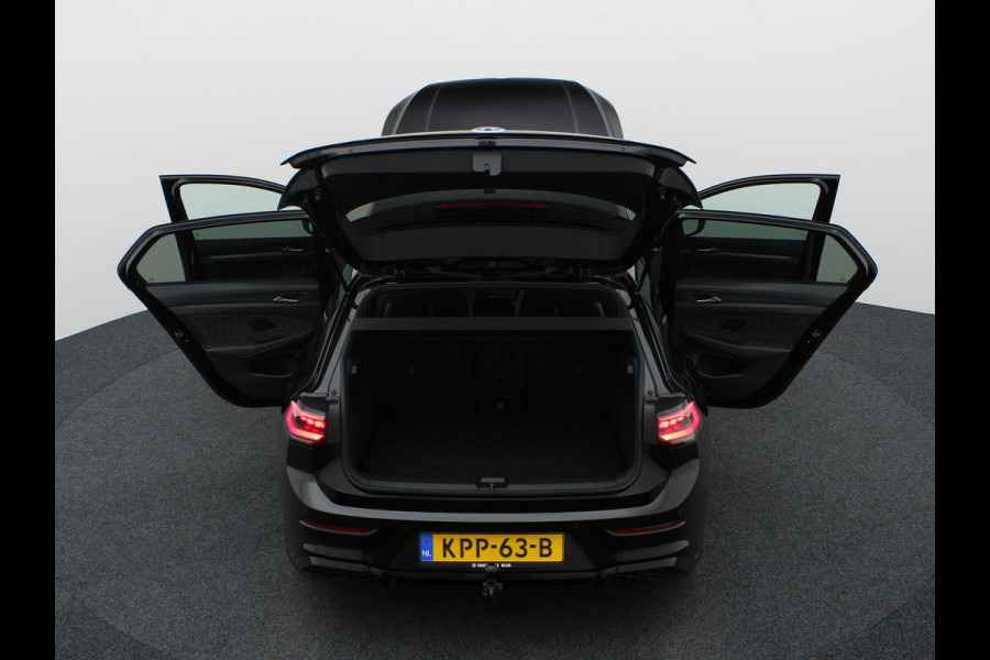 Volkswagen Golf 1.5 eTSI R-Line Edition | Pano | Keyless | Trekhaak wegkl. | IQ Light | Head Up | Harman/Kardon | Prijs Rijklaar!!
