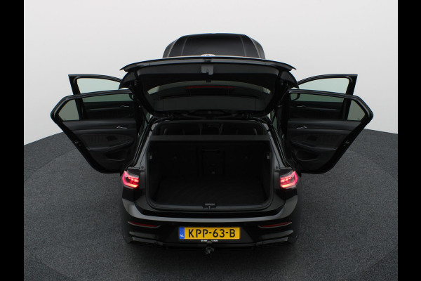 Volkswagen Golf 1.5 eTSI R-Line Edition | Pano | Keyless | Trekhaak wegkl. | IQ Light | Head Up | Harman/Kardon | Prijs Rijklaar!!