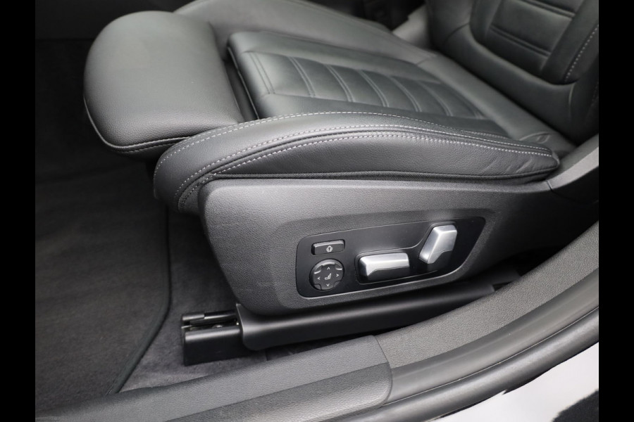 BMW 3 Serie Touring M340i xDrive | Pano | Keyless | Memory | Trekhaak | Laser | Head Up | 19'' | Prijs Rijklaar!!