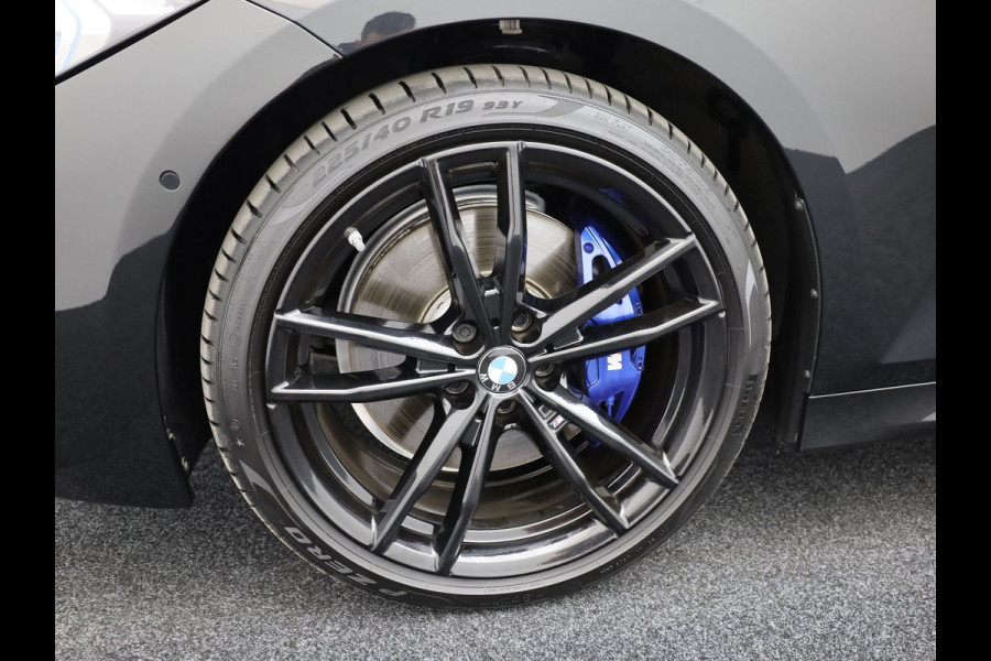 BMW 3 Serie Touring M340i xDrive | Pano | Keyless | Memory | Trekhaak | Laser | Head Up | 19'' | Prijs Rijklaar!!