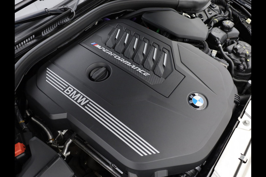 BMW 3 Serie Touring M340i xDrive | Pano | Keyless | Memory | Trekhaak | Laser | Head Up | 19'' | Prijs Rijklaar!!