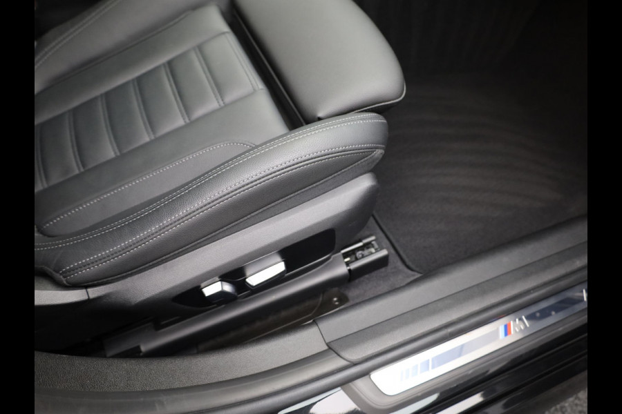 BMW 3 Serie Touring M340i xDrive | Pano | Keyless | Memory | Trekhaak | Laser | Head Up | 19'' | Prijs Rijklaar!!