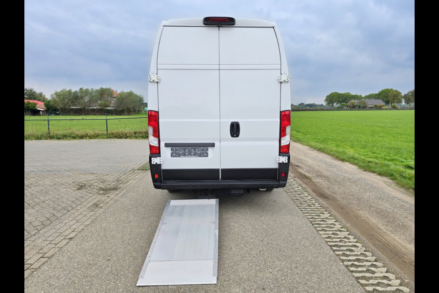 Peugeot Boxer 435 2.2 BlueHDi L4 H3 - 165 Pk - Euro 6 - Airco - ParkeerCamera - Laadklep