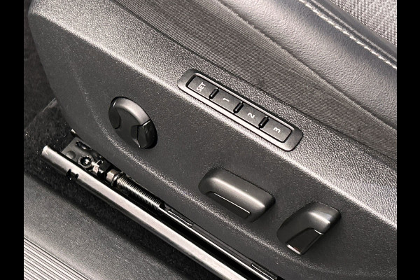 Škoda ENYAQ iV 80| SOH 93,38% Origineel Nederlands | Stoel/Stuur verwarming | Memory | Camera | Keyless | Adaptieve Cruise/Control