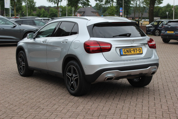 Mercedes-Benz GLA 250 4Matic Premium Plus / Trekhaak / 360Camera / Elektr. Stoelen / 19'' / Navigatie / Carbon intr. / Night / Dodehoek / Cruise Control