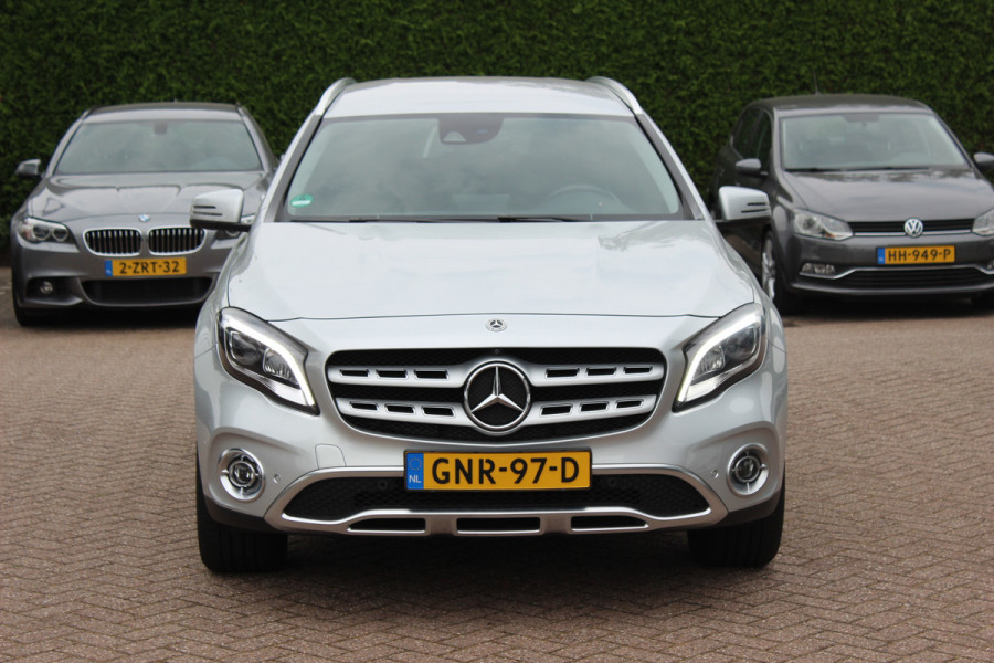 Mercedes-Benz GLA 250 4Matic Premium Plus / Trekhaak / 360Camera / Elektr. Stoelen / 19'' / Navigatie / Carbon intr. / Night / Dodehoek / Cruise Control