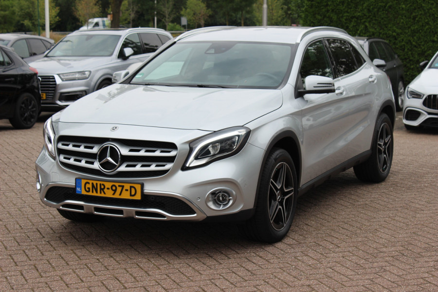 Mercedes-Benz GLA 250 4Matic Premium Plus / Trekhaak / 360Camera / Elektr. Stoelen / 19'' / Navigatie / Carbon intr. / Night / Dodehoek / Cruise Control