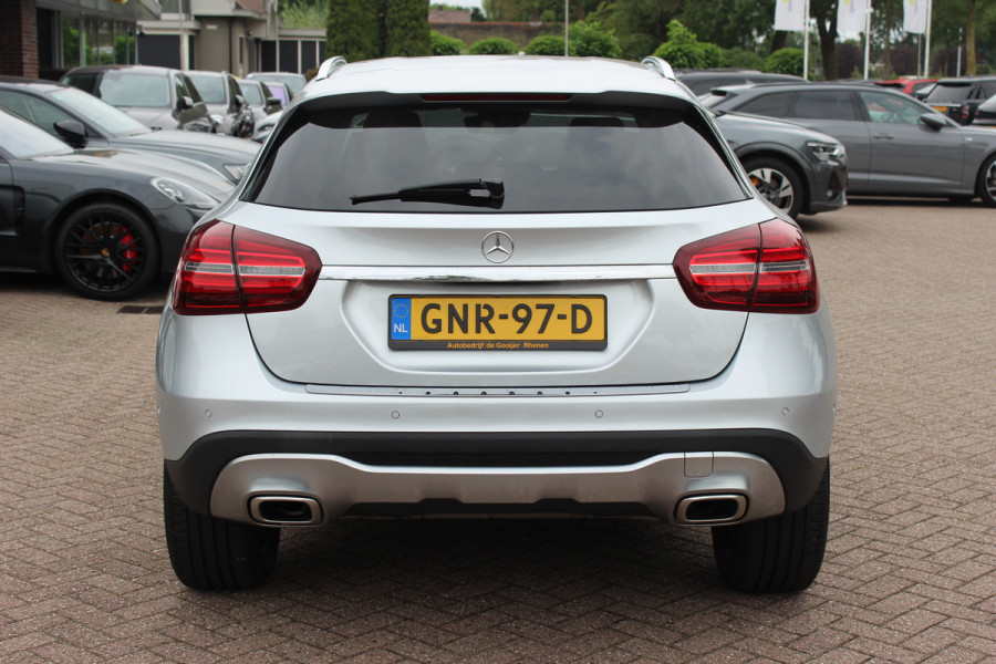 Mercedes-Benz GLA 250 4Matic Premium Plus / Trekhaak / 360Camera / Elektr. Stoelen / 19'' / Navigatie / Carbon intr. / Night / Dodehoek / Cruise Control