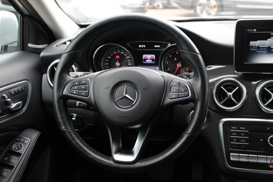 Mercedes-Benz GLA 250 4Matic Premium Plus / Trekhaak / 360Camera / Elektr. Stoelen / 19'' / Navigatie / Carbon intr. / Night / Dodehoek / Cruise Control