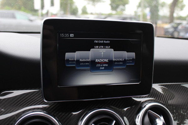 Mercedes-Benz GLA 250 4Matic Premium Plus / Trekhaak / 360Camera / Elektr. Stoelen / 19'' / Navigatie / Carbon intr. / Night / Dodehoek / Cruise Control