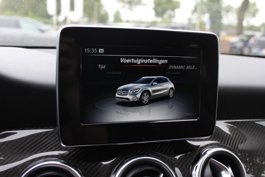 Mercedes-Benz GLA 250 4Matic Premium Plus / Trekhaak / 360Camera / Elektr. Stoelen / 19'' / Navigatie / Carbon intr. / Night / Dodehoek / Cruise Control