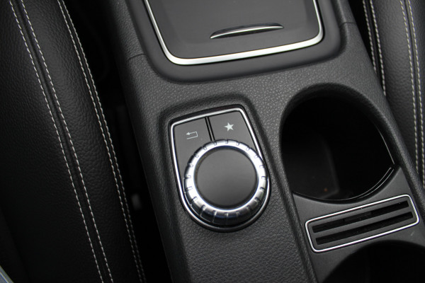 Mercedes-Benz GLA 250 4Matic Premium Plus / Trekhaak / 360Camera / Elektr. Stoelen / 19'' / Navigatie / Carbon intr. / Night / Dodehoek / Cruise Control