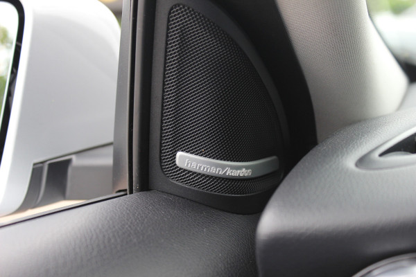 Mercedes-Benz GLA 250 4Matic Premium Plus / Trekhaak / 360Camera / Elektr. Stoelen / 19'' / Navigatie / Carbon intr. / Night / Dodehoek / Cruise Control