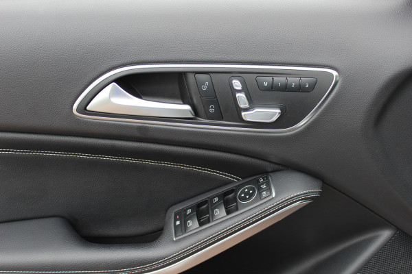 Mercedes-Benz GLA 250 4Matic Premium Plus / Trekhaak / 360Camera / Elektr. Stoelen / 19'' / Navigatie / Carbon intr. / Night / Dodehoek / Cruise Control
