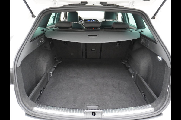 Seat Leon ST 1.5T 131pk FR Trekhaak Stoelverwarming Navi via Apple Carplay/Android Auto Navi Lmv 17" Dual-ECC Privacy Glass DAB Cruise Con Winterpack Sportstoelen Licht+Regensensor Isofix 1.400KG Trekgewicht Origineel Nederlandse Auto