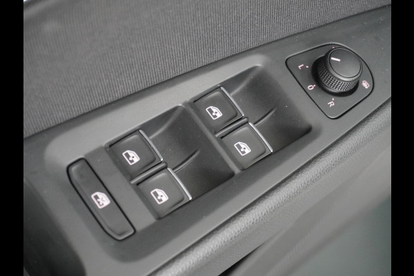 Seat Leon ST 1.5T 131pk FR Trekhaak Stoelverwarming Navi via Apple Carplay/Android Auto Navi Lmv 17" Dual-ECC Privacy Glass DAB Cruise Con Winterpack Sportstoelen Licht+Regensensor Isofix 1.400KG Trekgewicht Origineel Nederlandse Auto