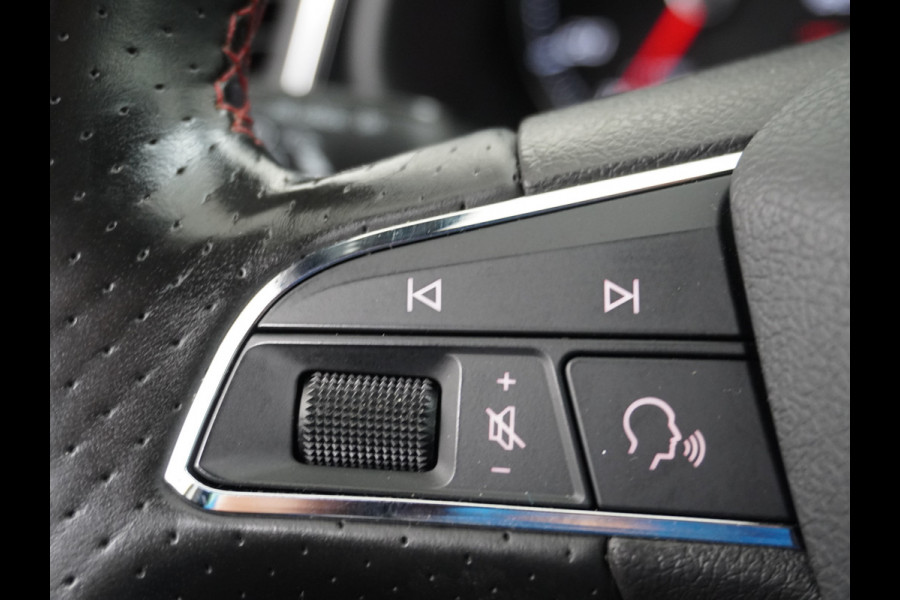 Seat Leon ST 1.5T 131pk FR Trekhaak Stoelverwarming Navi via Apple Carplay/Android Auto Navi Lmv 17" Dual-ECC Privacy Glass DAB Cruise Con Winterpack Sportstoelen Licht+Regensensor Isofix 1.400KG Trekgewicht Origineel Nederlandse Auto