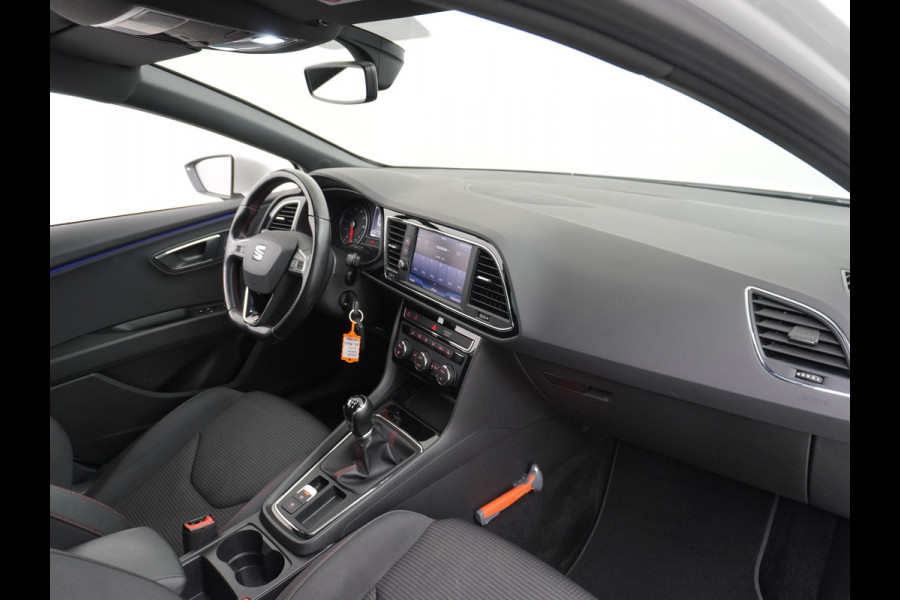Seat Leon ST 1.5T 131pk FR Trekhaak Stoelverwarming Navi via Apple Carplay/Android Auto Navi Lmv 17" Dual-ECC Privacy Glass DAB Cruise Con Winterpack Sportstoelen Licht+Regensensor Isofix 1.400KG Trekgewicht Origineel Nederlandse Auto