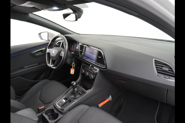 Seat Leon ST 1.5T 131pk FR Trekhaak Stoelverwarming Navi via Apple Carplay/Android Auto Navi Lmv 17" Dual-ECC Privacy Glass DAB Cruise Con Winterpack Sportstoelen Licht+Regensensor Isofix 1.400KG Trekgewicht Origineel Nederlandse Auto