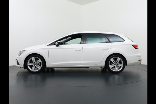 Seat Leon ST 1.5T 131pk FR Trekhaak Stoelverwarming Navi via Apple Carplay/Android Auto Navi Lmv 17" Dual-ECC Privacy Glass DAB Cruise Con Winterpack Sportstoelen Licht+Regensensor Isofix 1.400KG Trekgewicht Origineel Nederlandse Auto