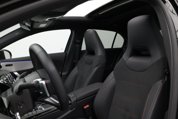 Mercedes-Benz A-Klasse A250e AMG Line |Pano|Stuurverwarm.|Ambient|