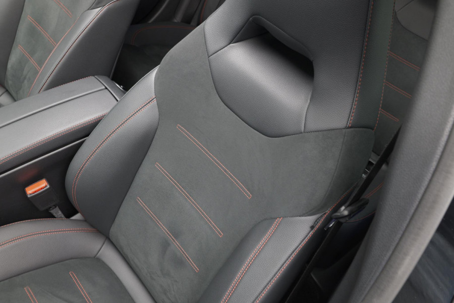 Mercedes-Benz A-Klasse A250e AMG Line |Pano|Stuurverwarm.|Ambient|
