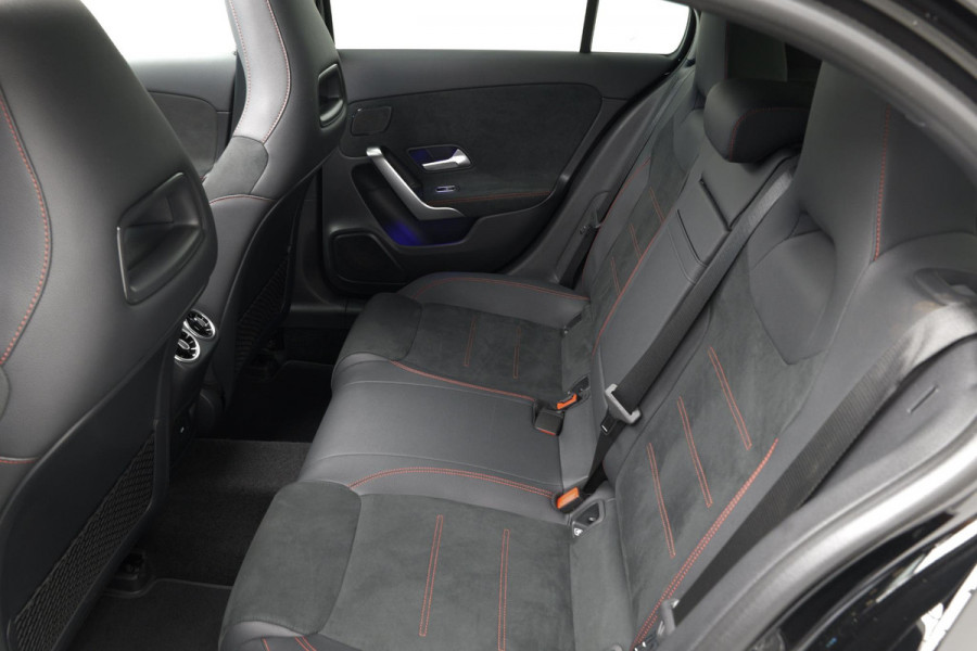 Mercedes-Benz A-Klasse A250e AMG Line |Pano|Stuurverwarm.|Ambient|