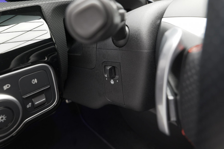 Mercedes-Benz A-Klasse A250e AMG Line |Pano|Stuurverwarm.|Ambient|