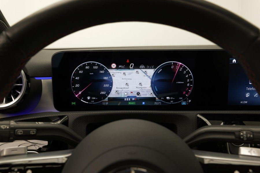Mercedes-Benz A-Klasse A250e AMG Line |Pano|Stuurverwarm.|Ambient|